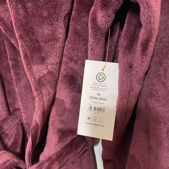 Plush Burgundy Robe - Picture 2 of 5